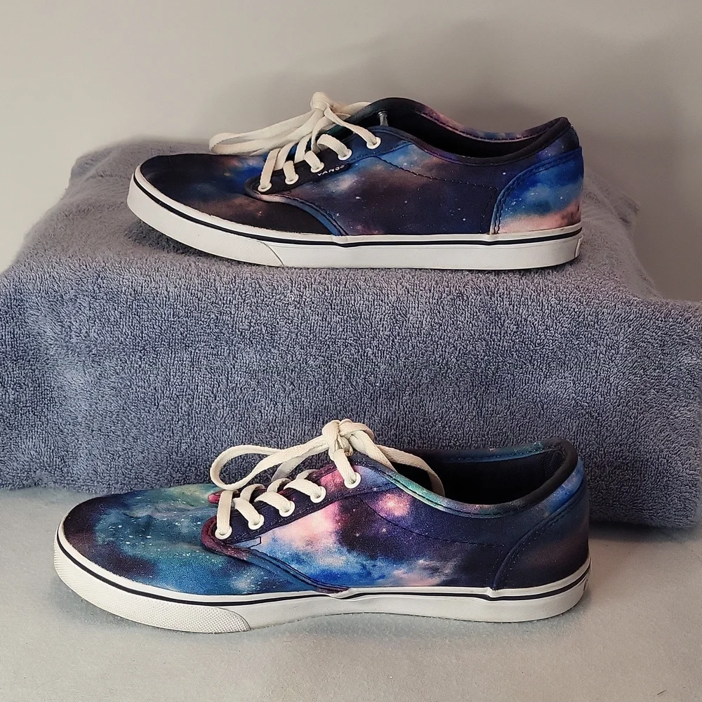 Cosmic Vans - Picture 2 of 9